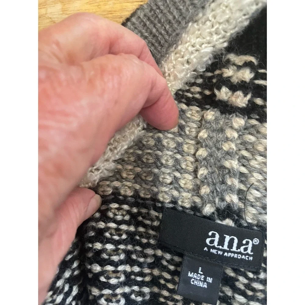 ANNA‎ VALERIE ADOLF  SHAWL LARGE